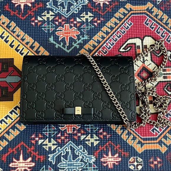 🖤 Black + Gold = classic and luxurious 💛✨ - Picture 5 of 10